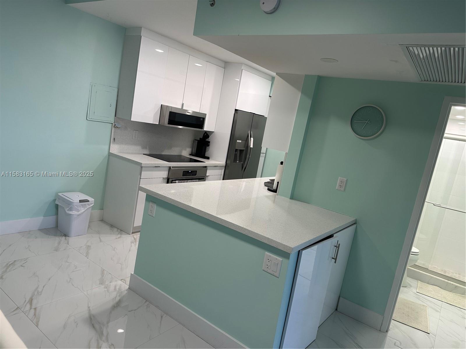 WAVE CONDO - Residential Lease