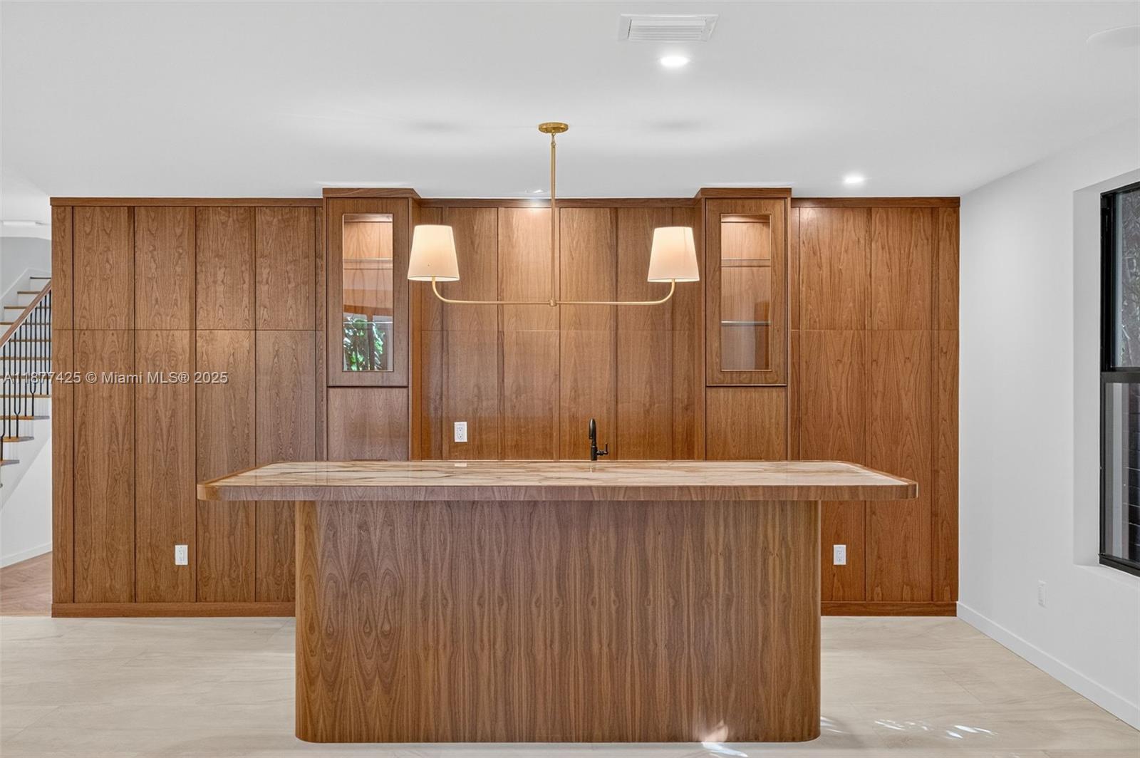 OCEAN VIEW HEIGHTS - Residential Lease