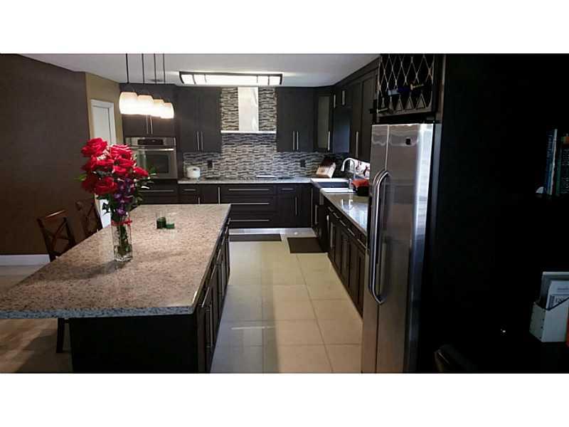 FOUR PALM LAKES AT PEMBRO - Residential