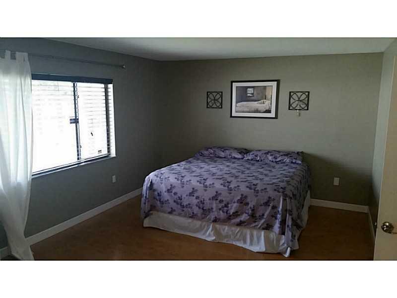 FOUR PALM LAKES AT PEMBRO - Residential