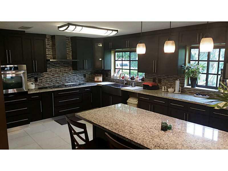 FOUR PALM LAKES AT PEMBRO - Residential