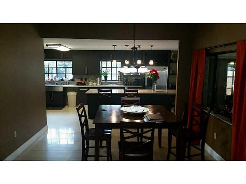 FOUR PALM LAKES AT PEMBRO - Residential