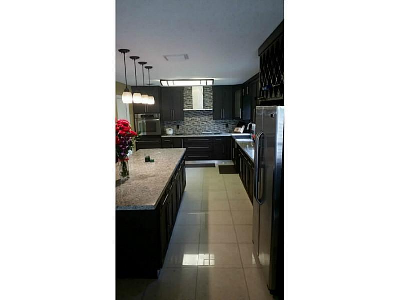 FOUR PALM LAKES AT PEMBRO - Residential
