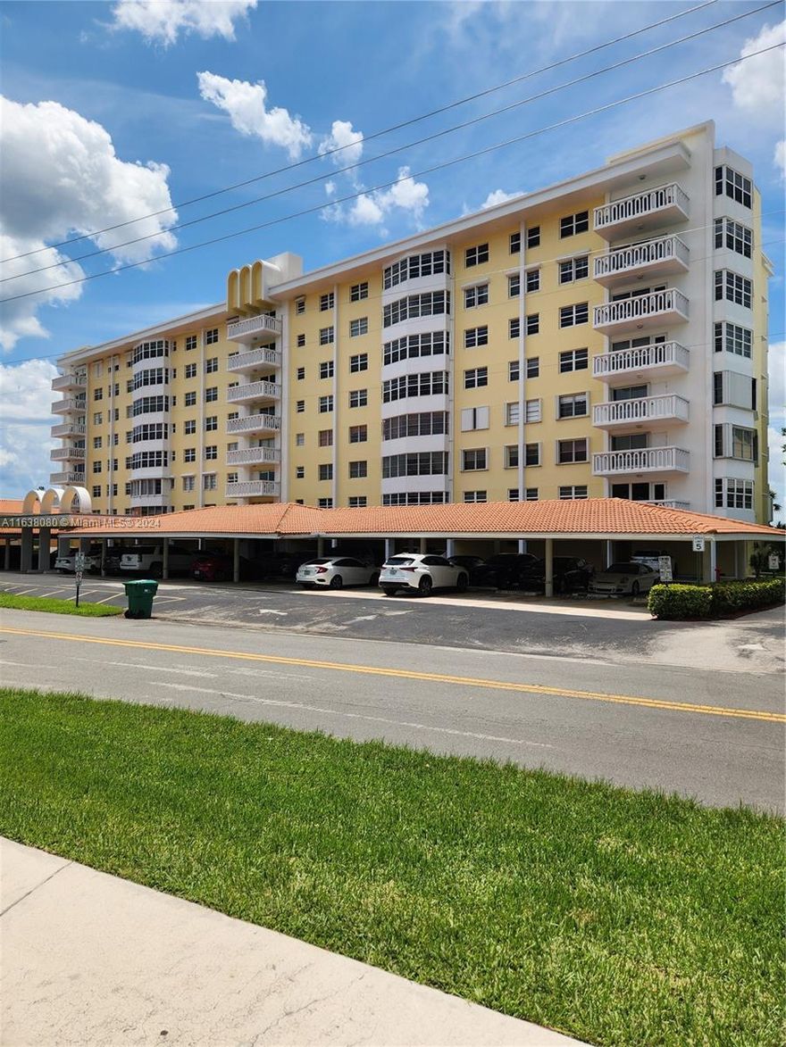 Great Location, walking distance to the beach, near Lauderdale by the Sea,  tons of restaurants,cafes and entertainment nearby.  Huge corner unit with views of lake and Coral Ridge Country Club. Unit is  SOLD "AS IS".  
Unit was being prepared for total renovation, the kitchen wall was removed to create an open concept floor plan that would transform the space into a modern, airy and functional living area and increase views and natural light. Most all materials purchased for the job are inside the unit, including and never used, new appliances, tiles for kitchen and bathrooms, the floor tiles have been installed. Large walk-in closet,  See pictures of the kitchen design .