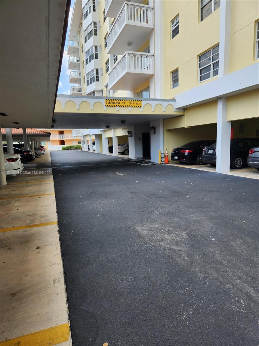 COUNTRY CLUB TOWERS CONDO - Residential