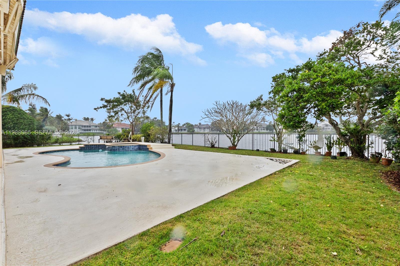 PLANTATION PALMS - Residential