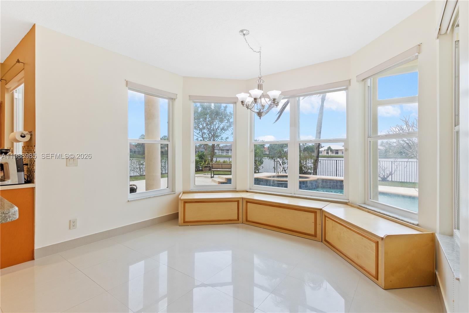 PLANTATION PALMS - Residential