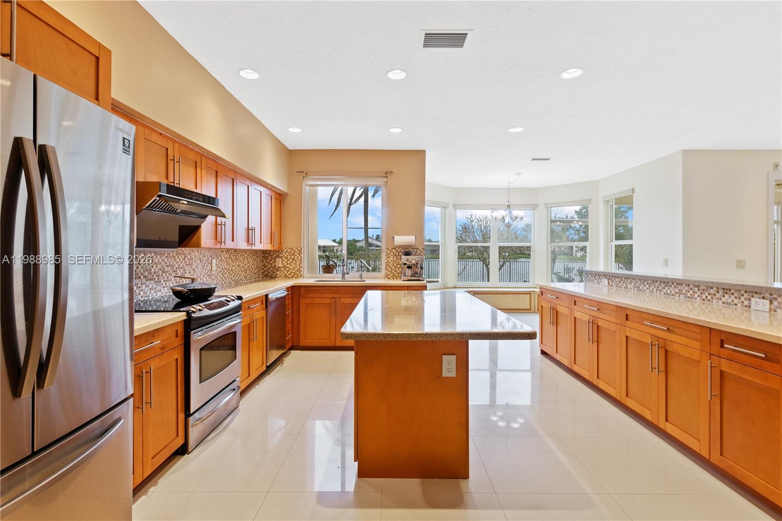 PLANTATION PALMS - Residential