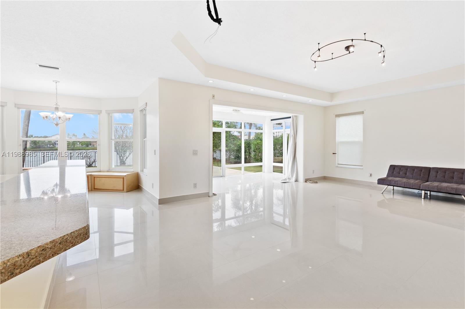 PLANTATION PALMS - Residential