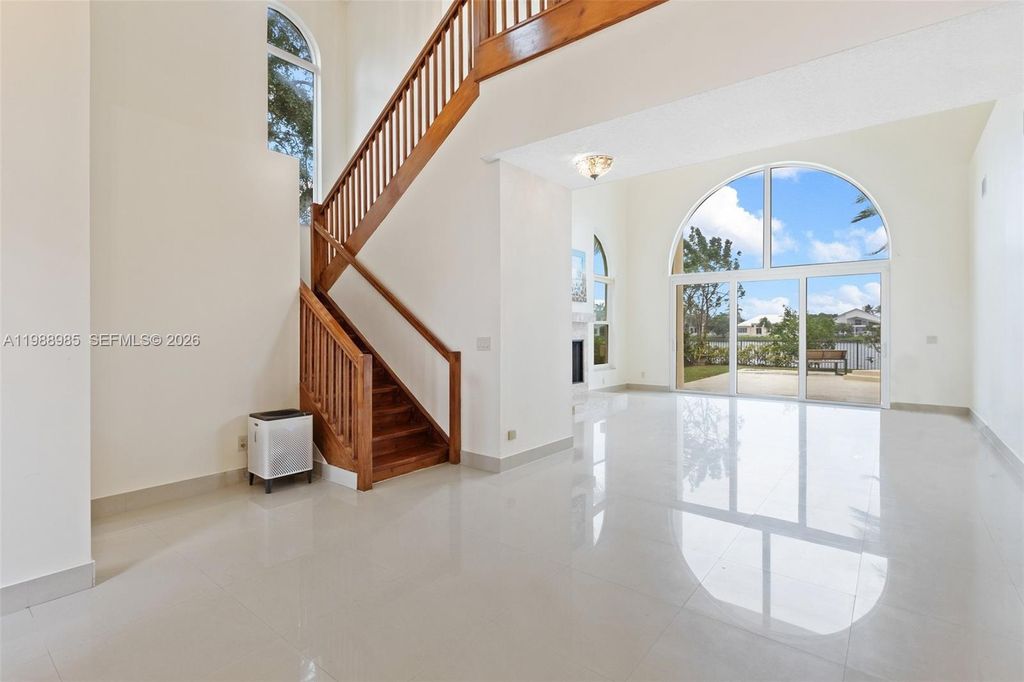Photo of 10091 NW 7th St, Plantation, FL 33324 (MLS # A11988985)