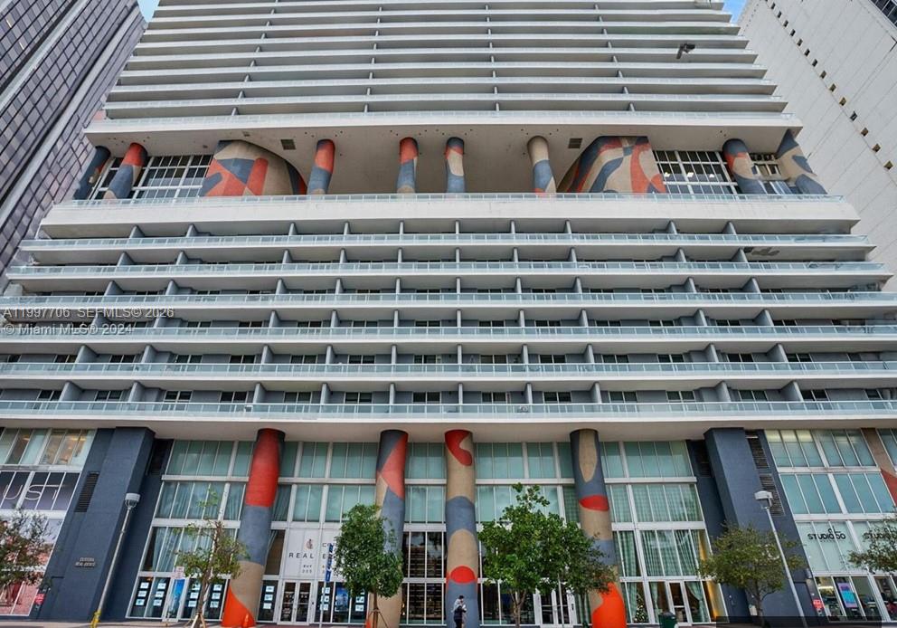 50 BISCAYNE CONDO - Residential Lease