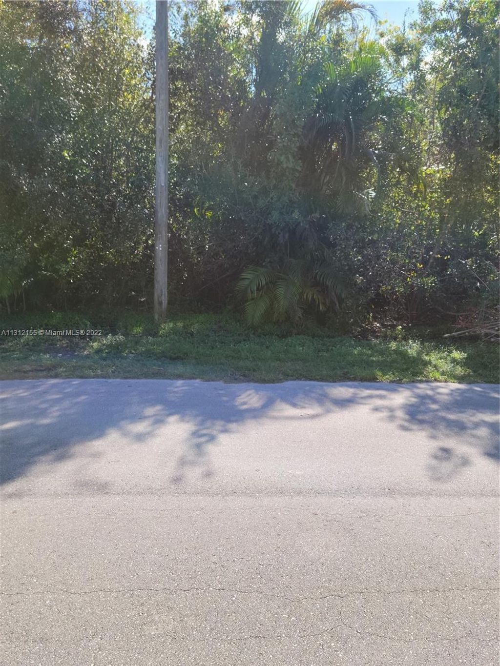 Photo of 424 Aster Rd, Port Saint Lucie, FL 34953 (MLS # A11312155)