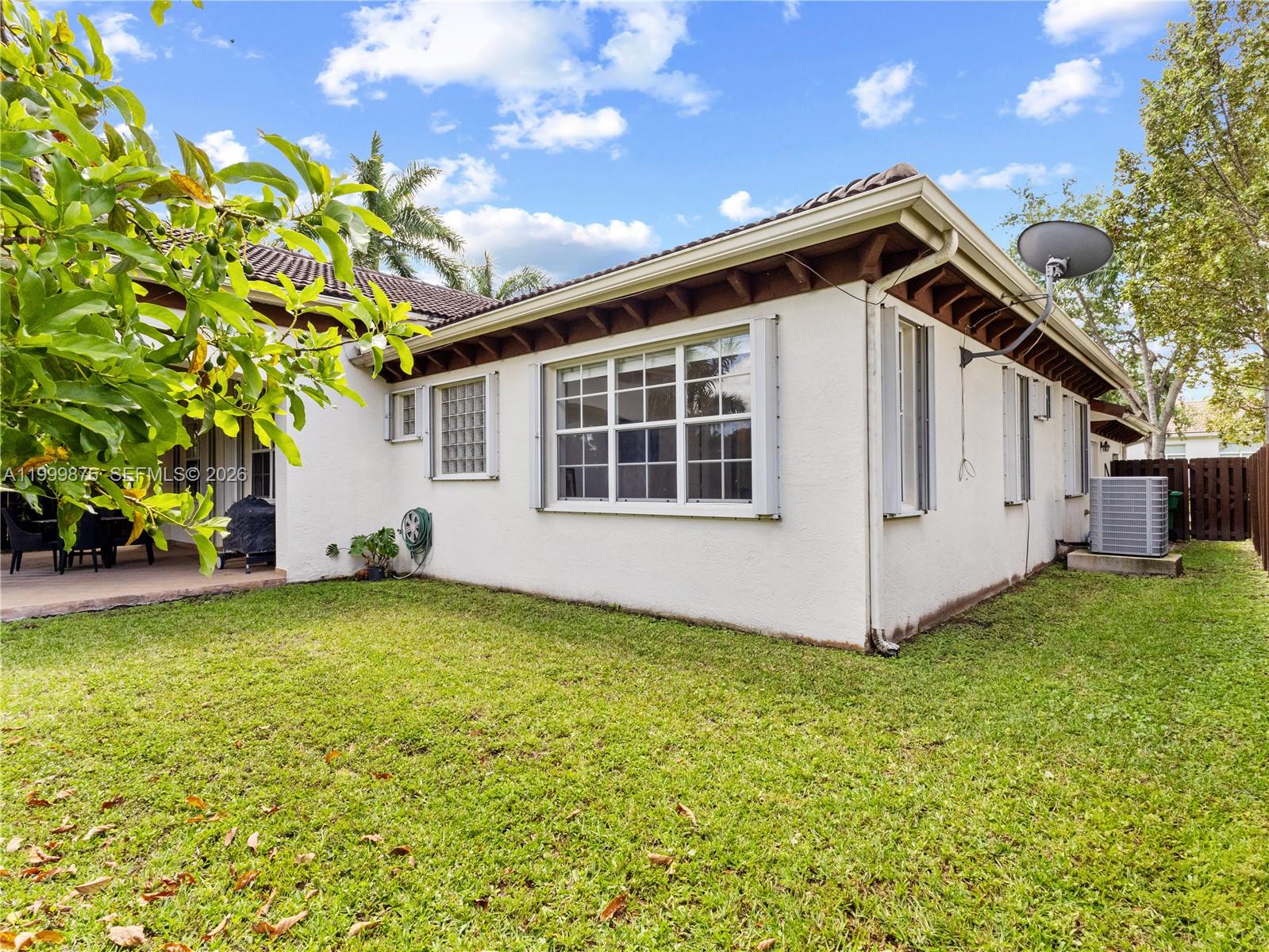 DORAL ISLES MEDITERRANEA - Residential Lease