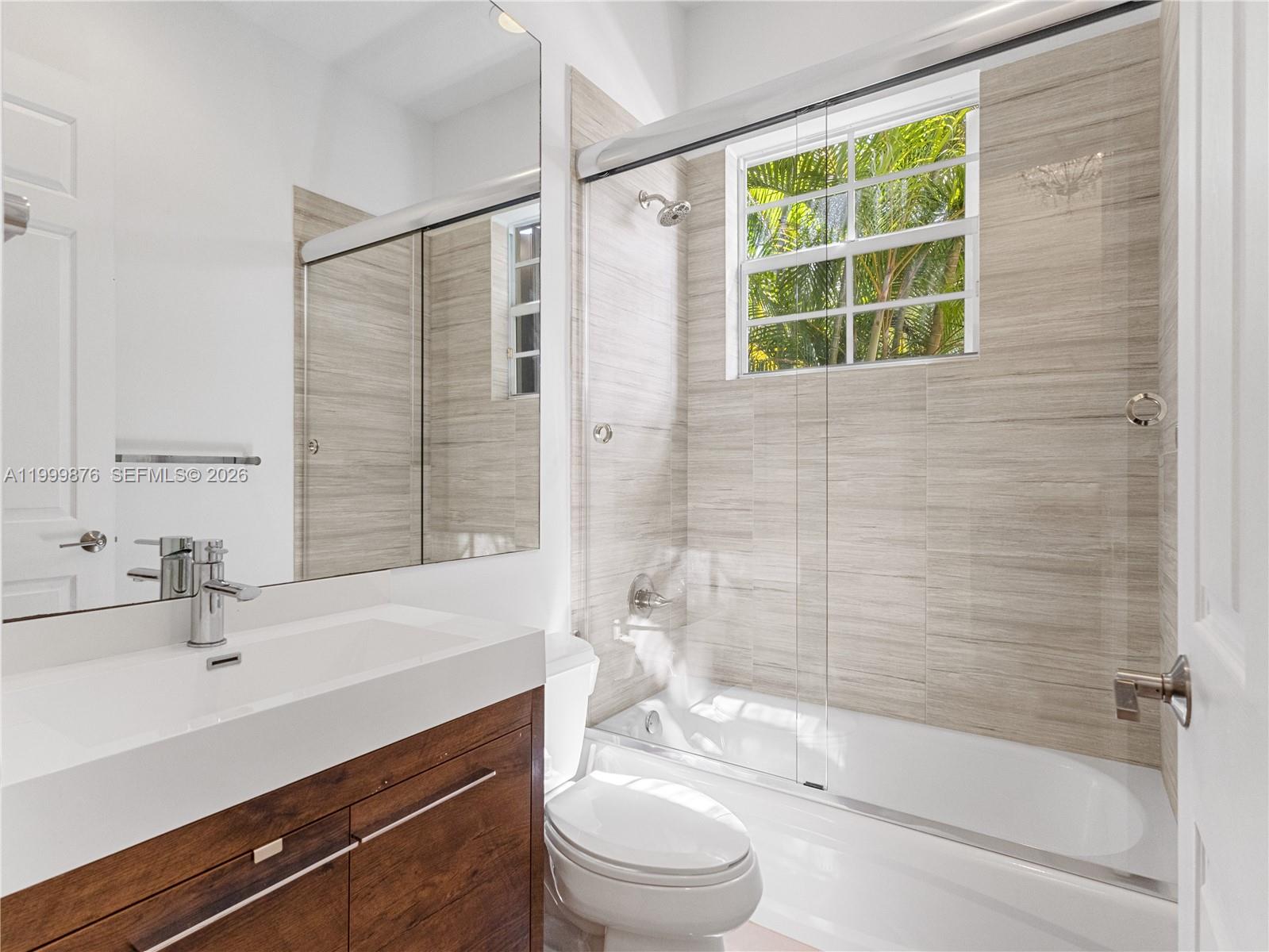 DORAL ISLES MEDITERRANEA - Residential Lease