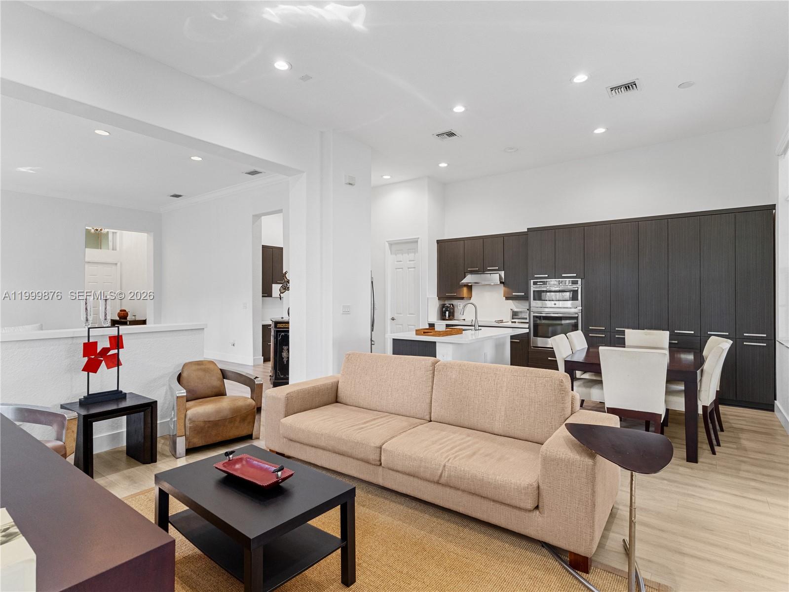 DORAL ISLES MEDITERRANEA - Residential Lease