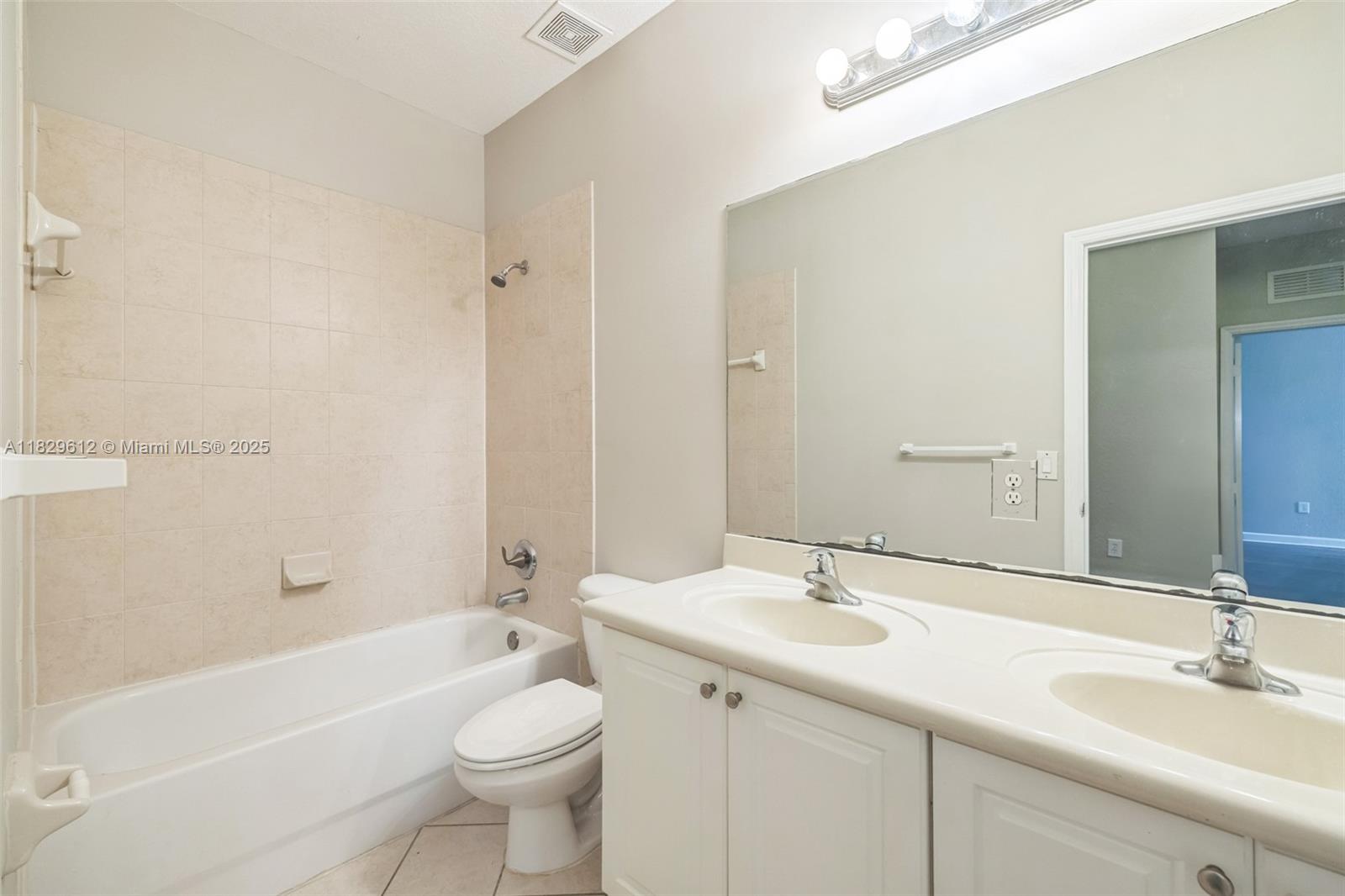 SILVER PALM EAST SECTION - Residential