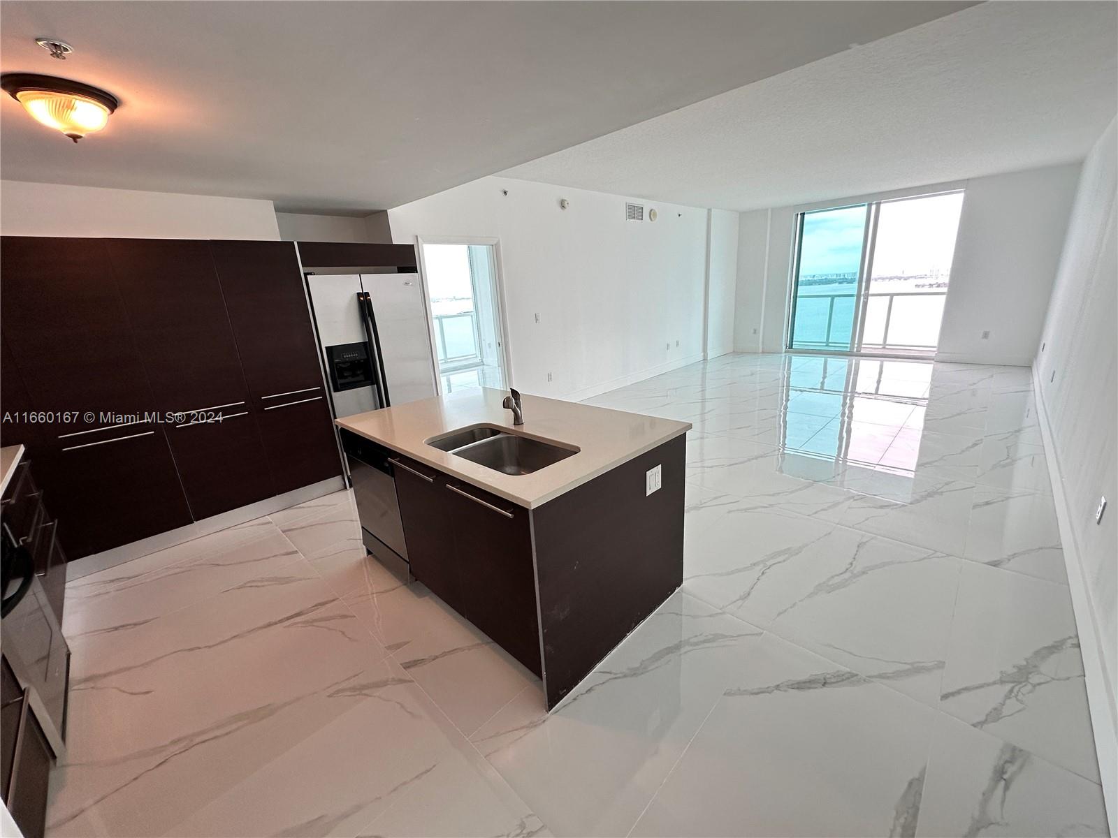 QUANTUM ON THE BAY CONDO - Residential