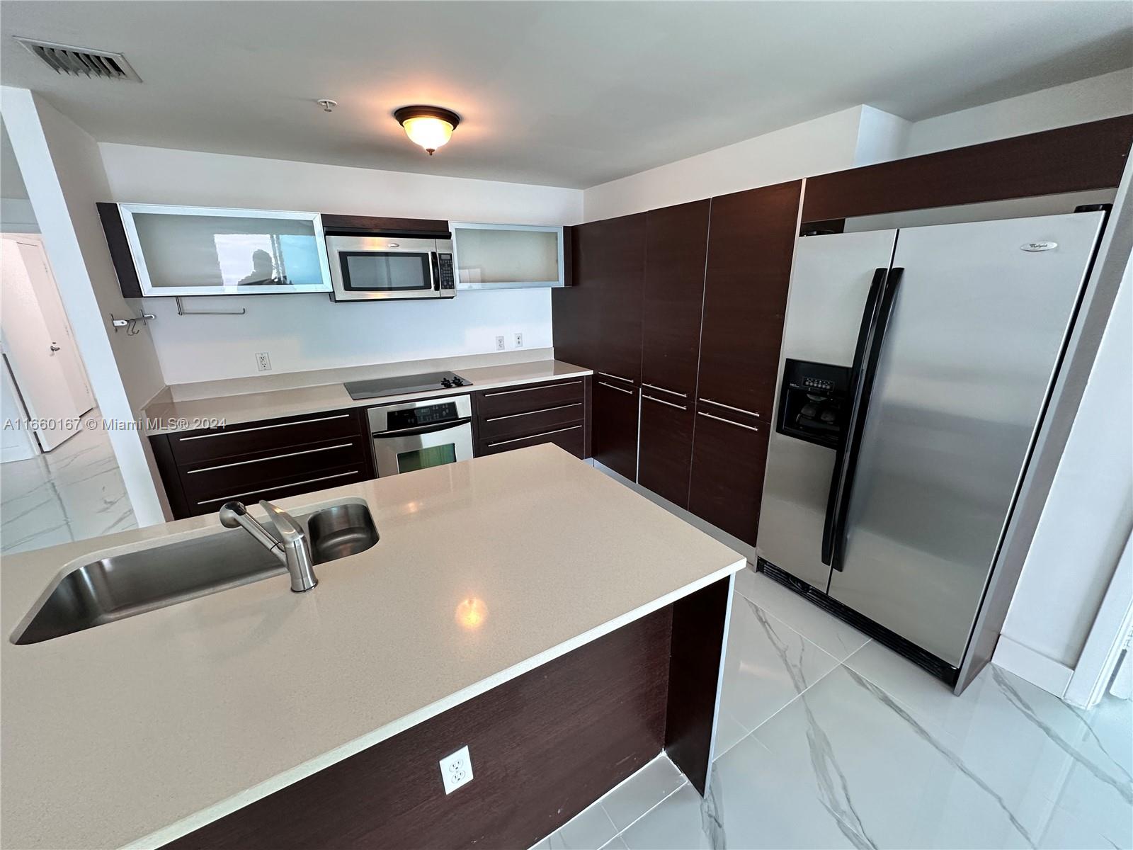 QUANTUM ON THE BAY CONDO - Residential