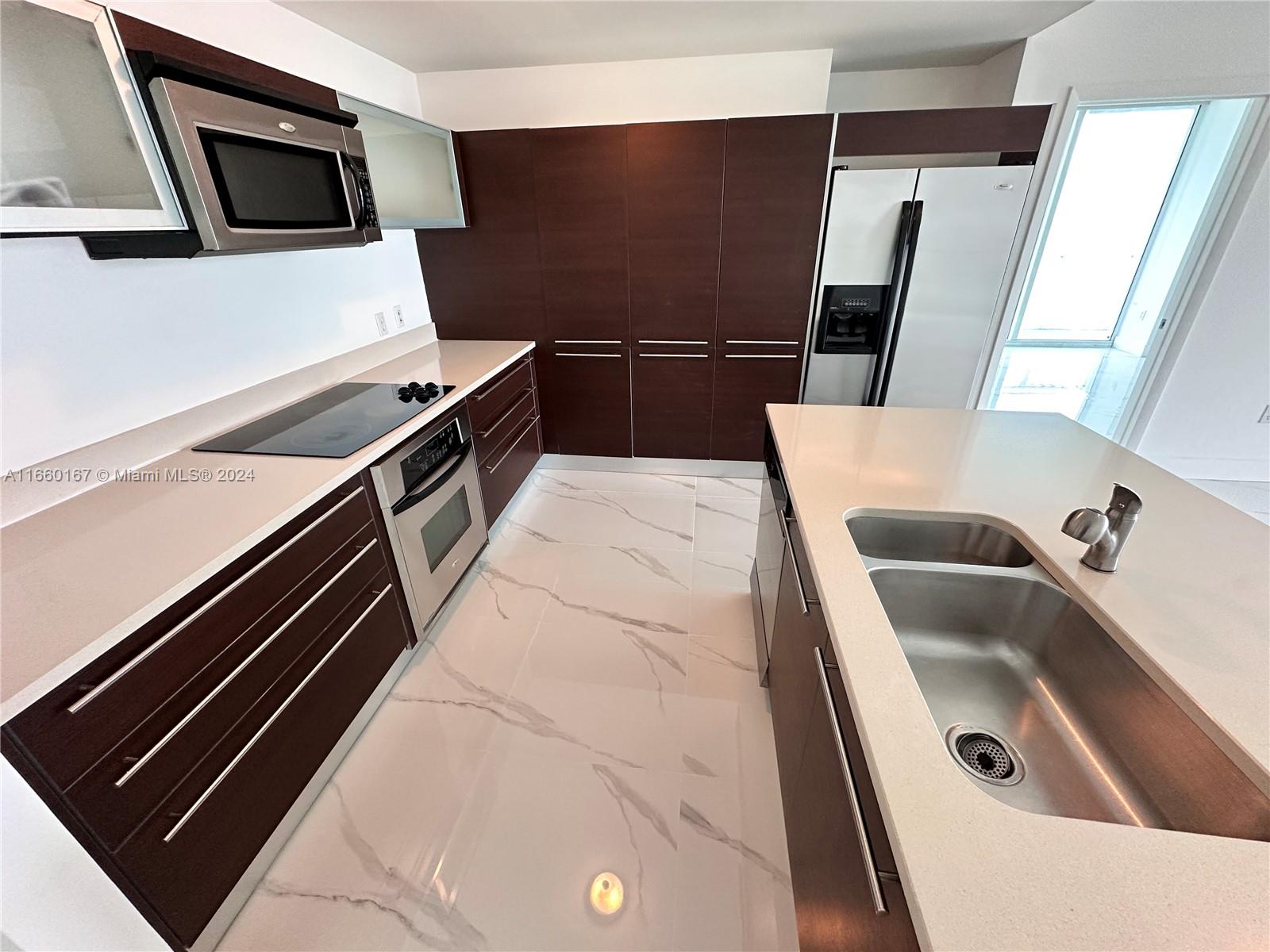 QUANTUM ON THE BAY CONDO - Residential