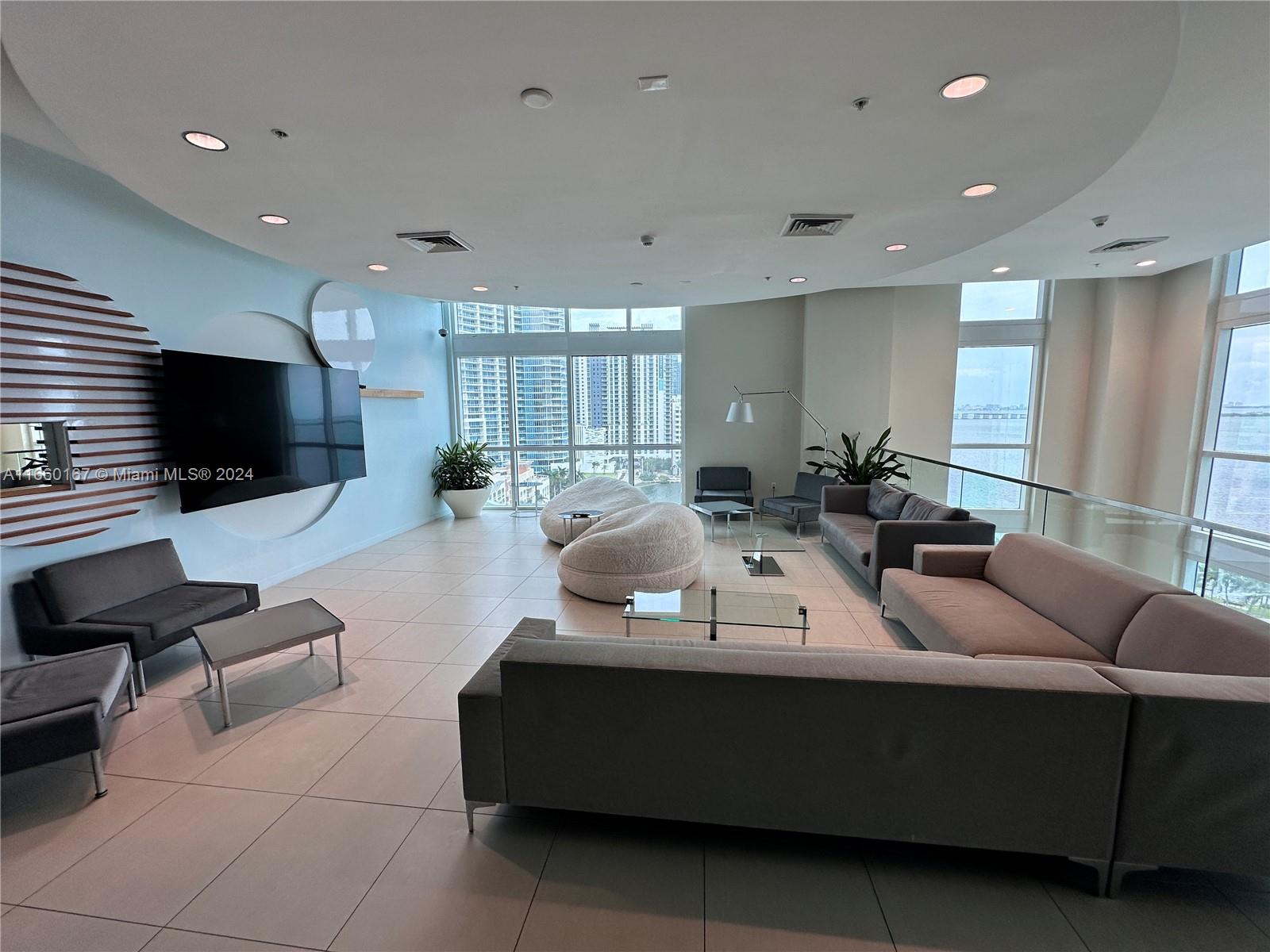 QUANTUM ON THE BAY CONDO - Residential