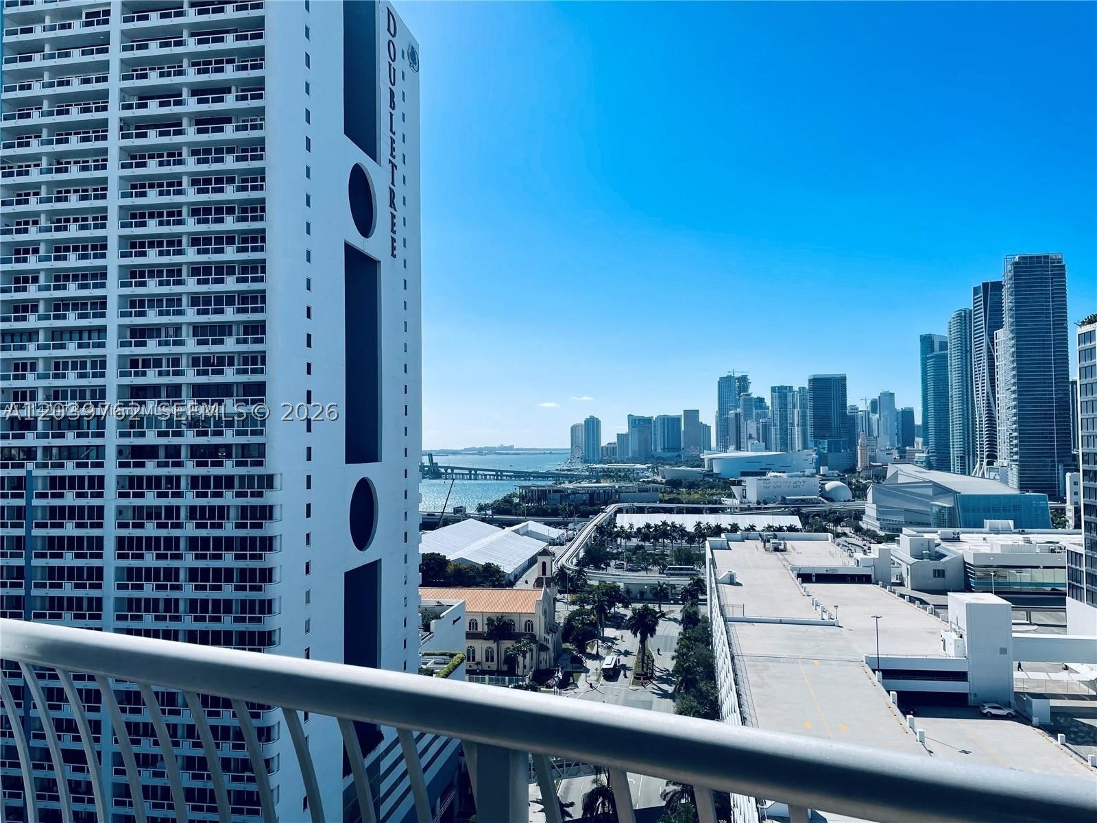 1750 N Bayshore Dr 2112