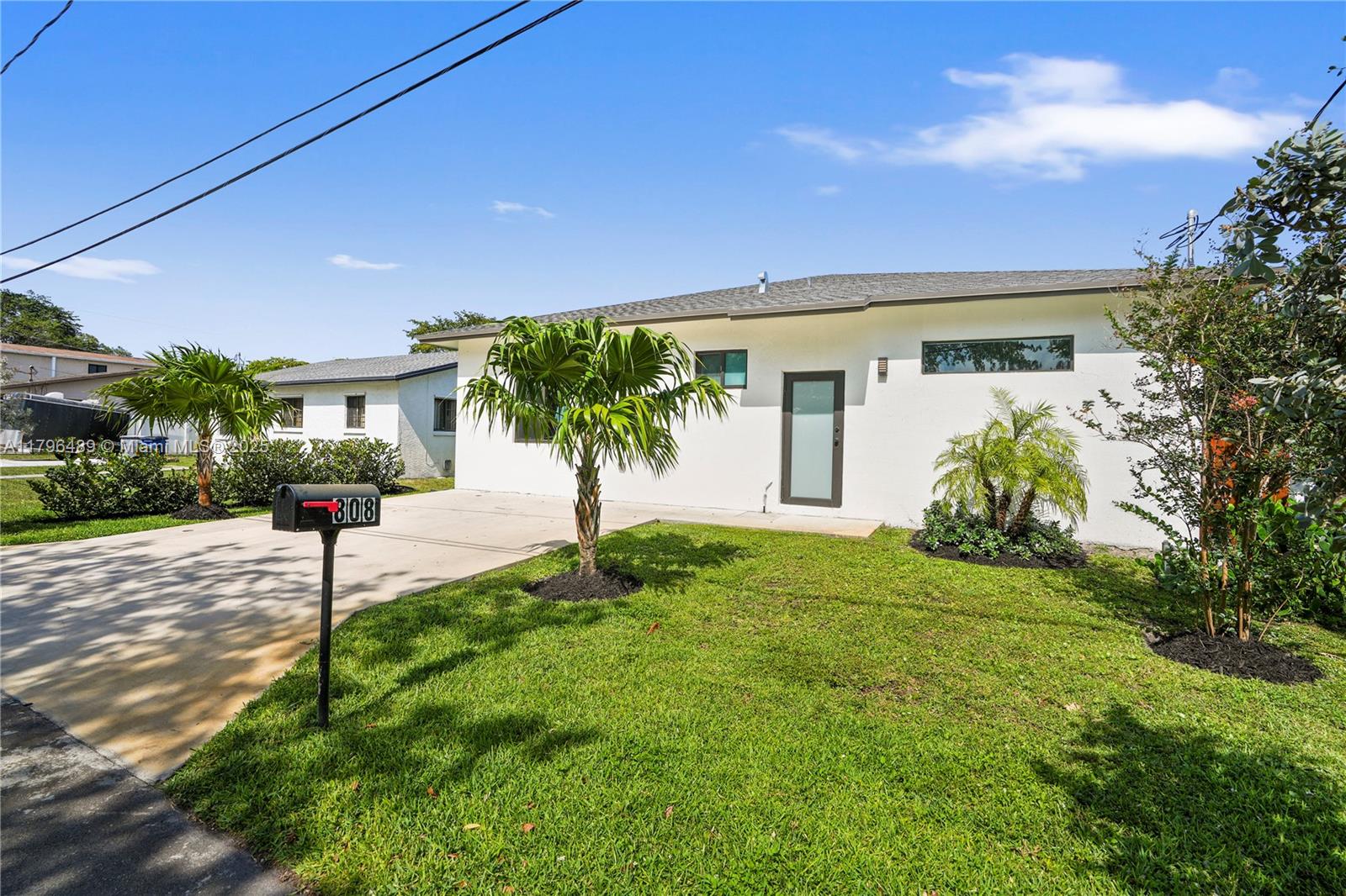 Rental Property at 808 Nw 5th Ter, Hallandale Beach, Broward County, Florida - Bedrooms: 3 
Bathrooms: 2  - $4,500 MO.