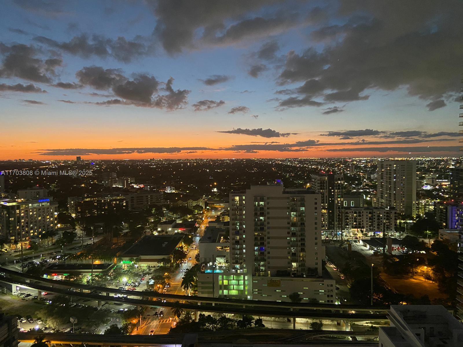 VUE AT BRICKELL CONDO - Residential