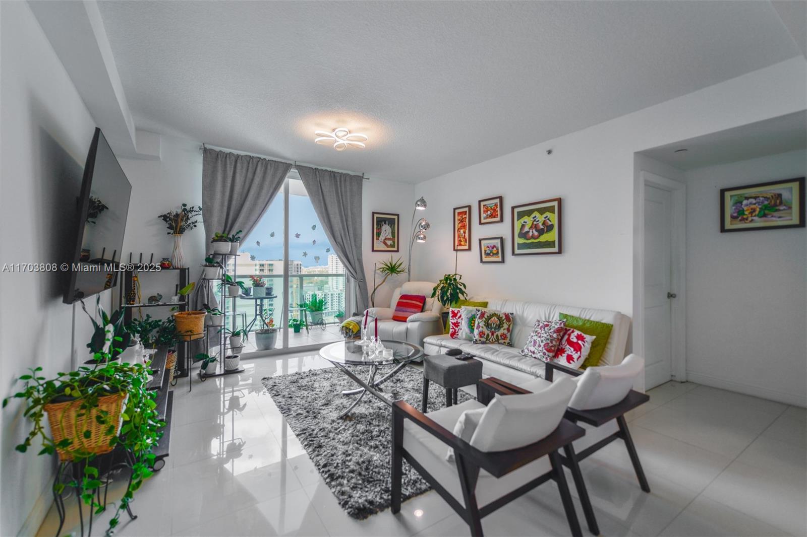 VUE AT BRICKELL CONDO - Residential
