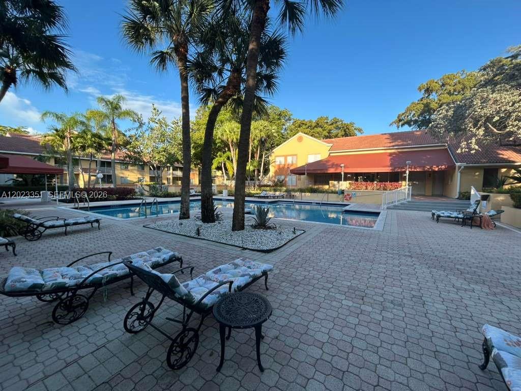 NAPOLI GARDENS AT CORAL S - Residential