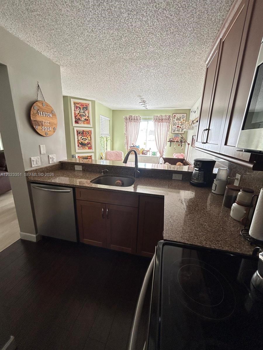 NAPOLI GARDENS AT CORAL S - Residential
