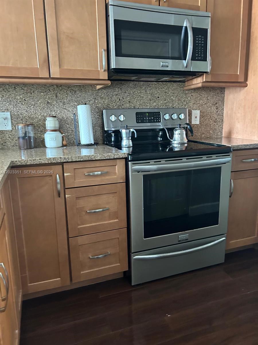 NAPOLI GARDENS AT CORAL S - Residential