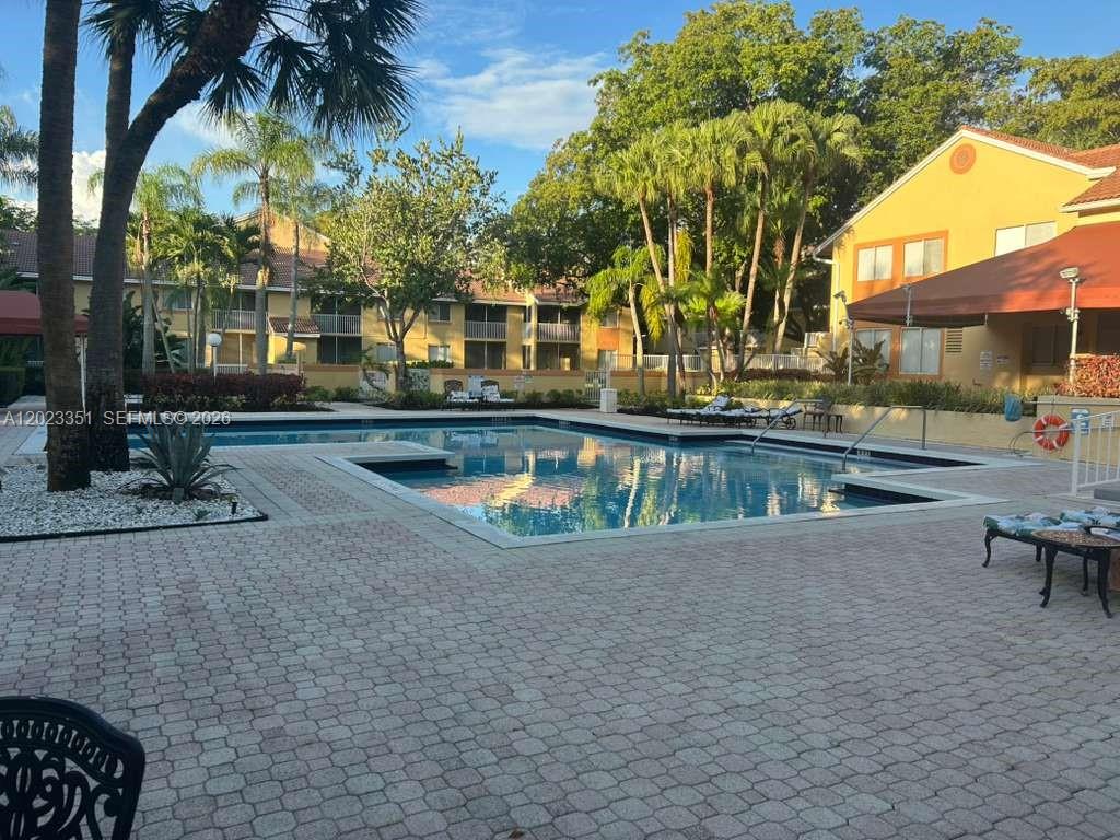 NAPOLI GARDENS AT CORAL S - Residential