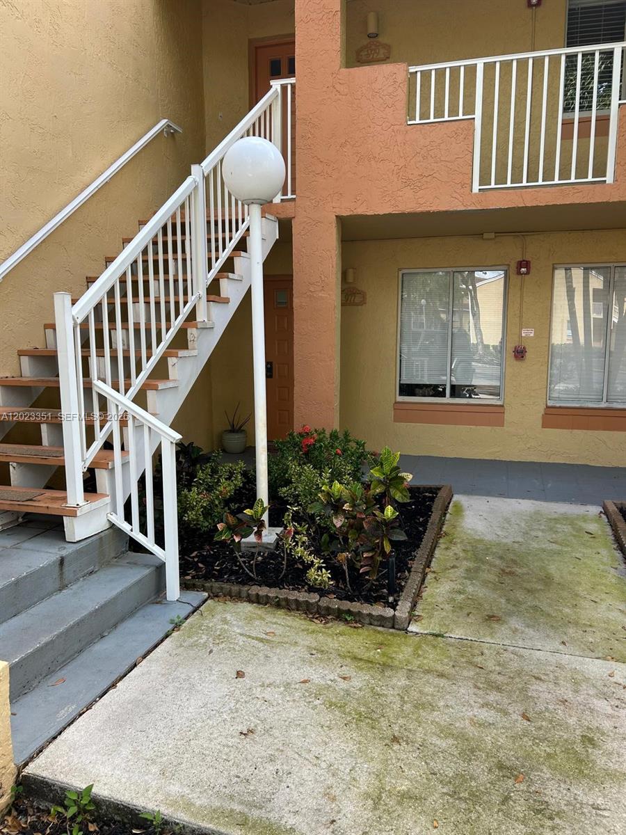NAPOLI GARDENS AT CORAL S - Residential