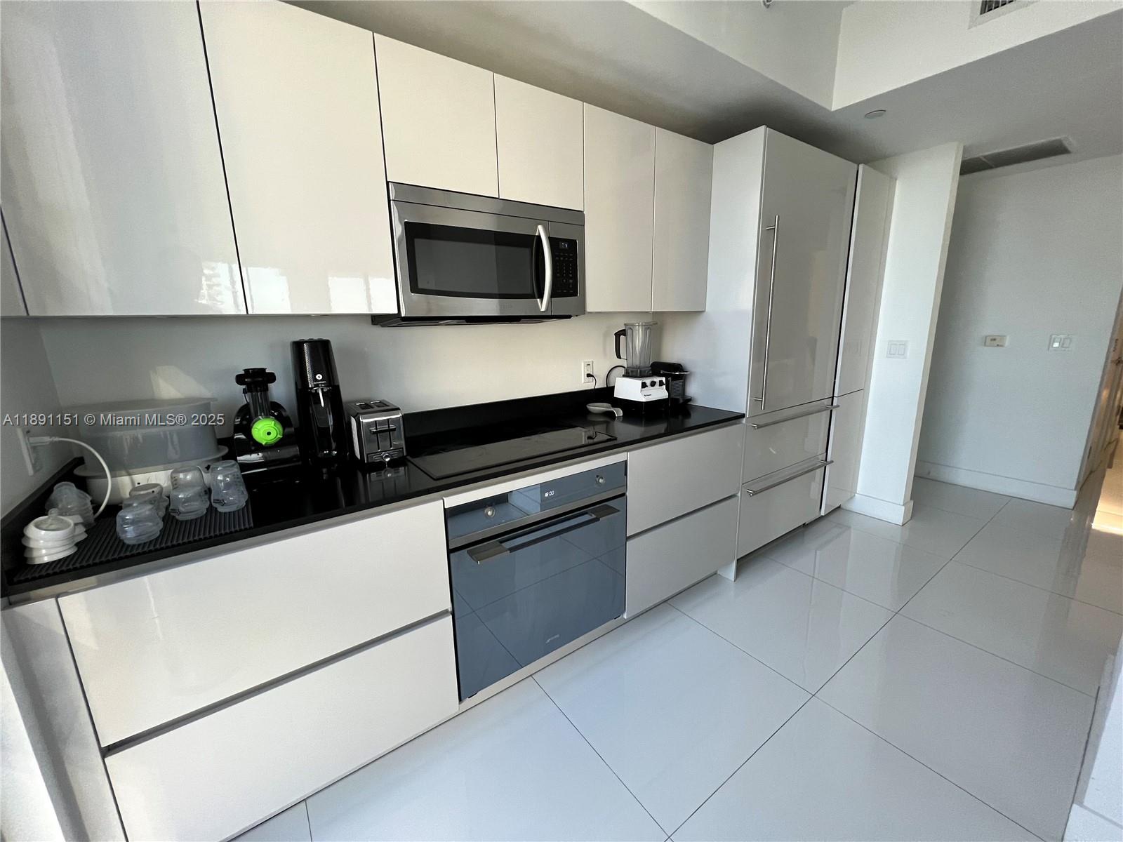 1010 BRICKELL CONDO - Residential Lease