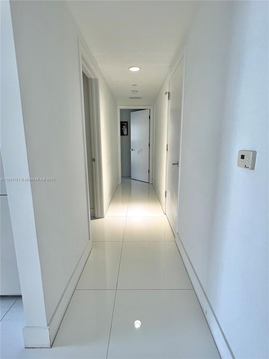 1010 BRICKELL CONDO - Residential Lease