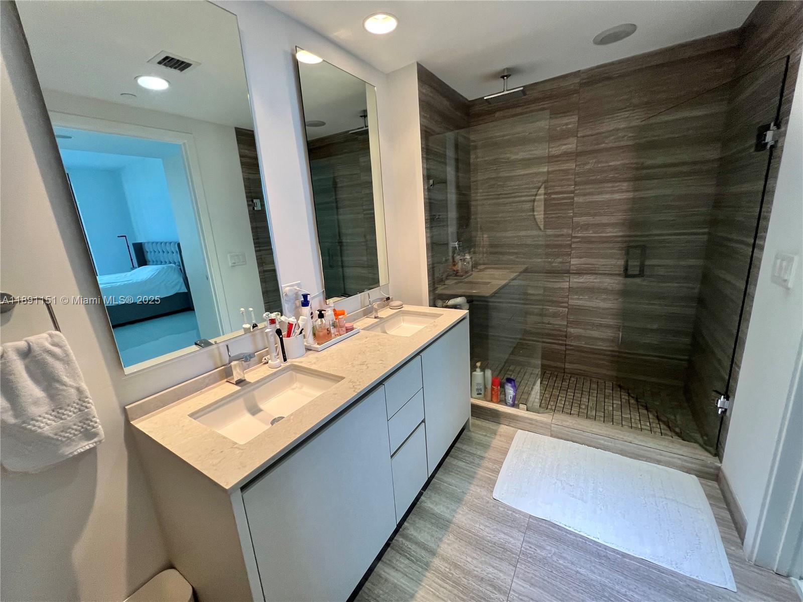 1010 BRICKELL CONDO - Residential Lease