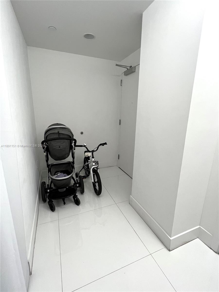 1010 BRICKELL CONDO - Residential Lease