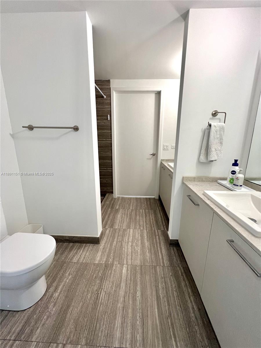 1010 BRICKELL CONDO - Residential Lease
