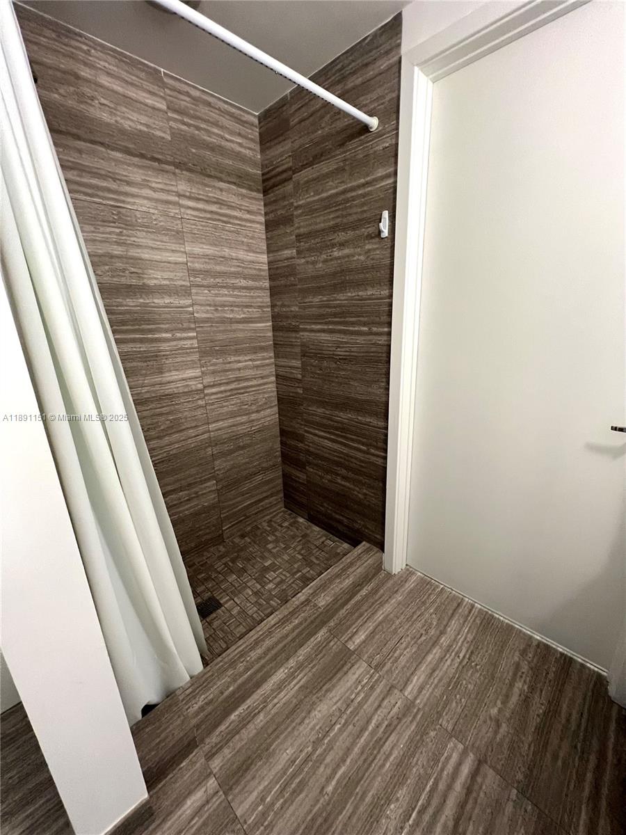 1010 BRICKELL CONDO - Residential Lease