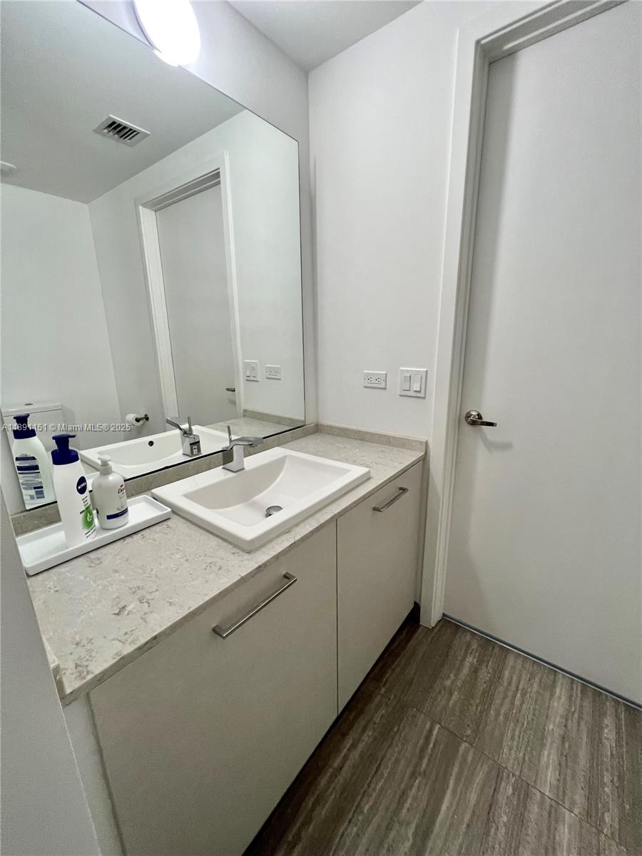 1010 BRICKELL CONDO - Residential Lease