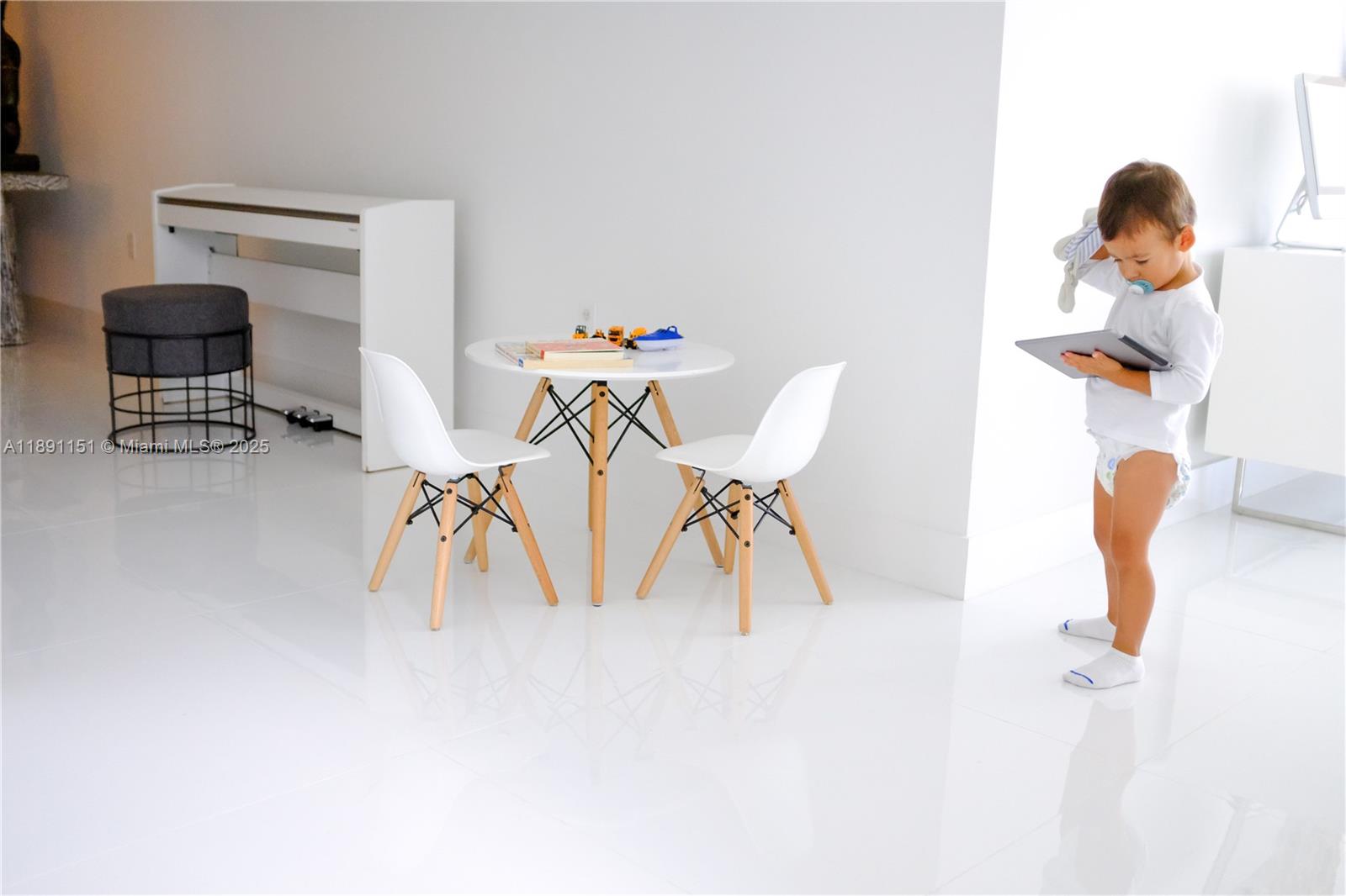 1010 BRICKELL CONDO - Residential Lease