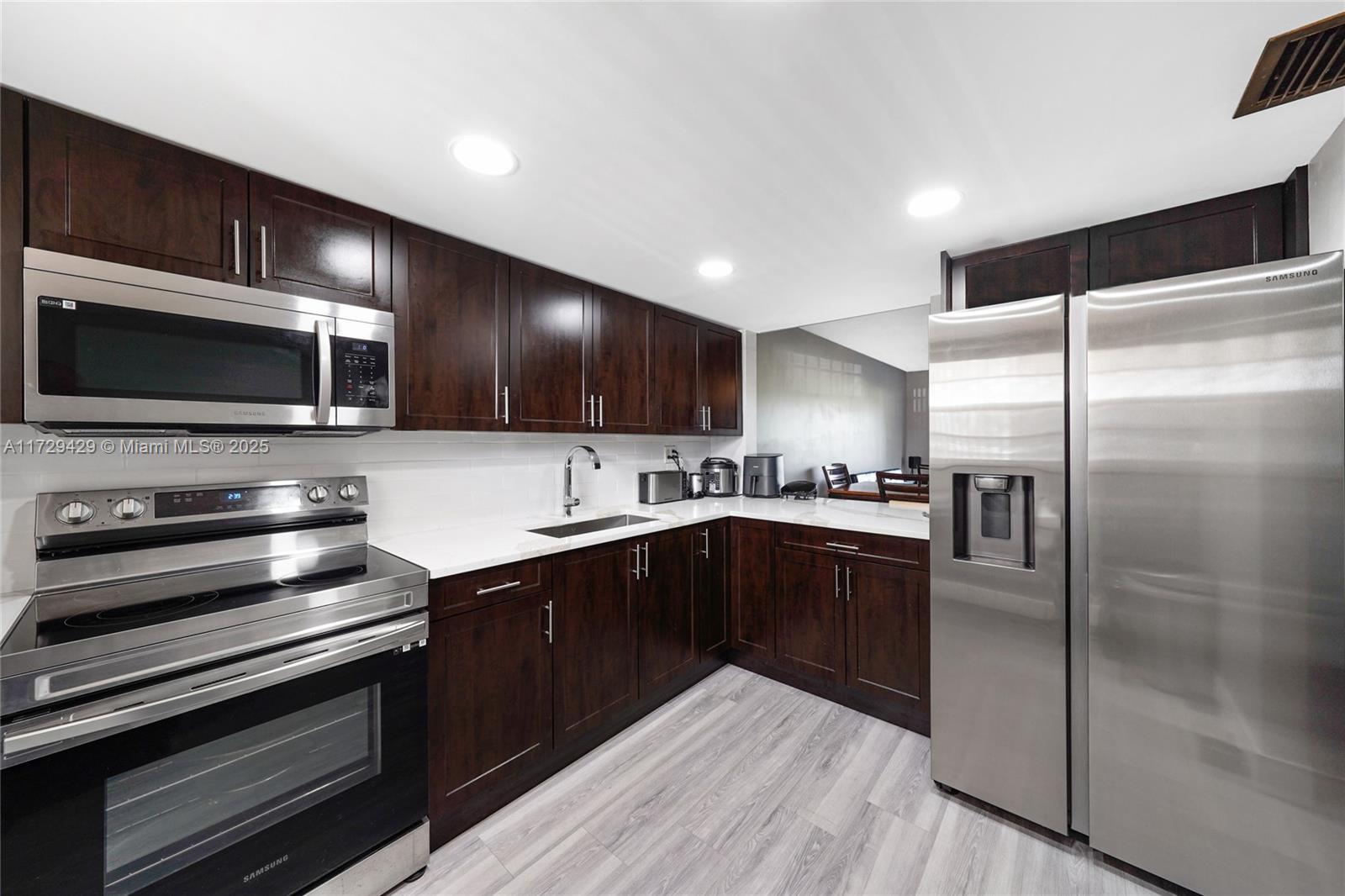 5100 SW 90th Ave 106