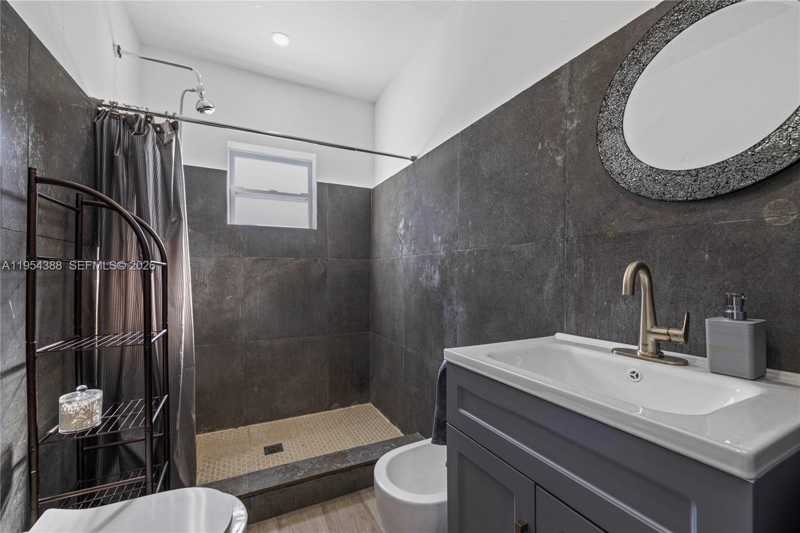 STEPHEN MANOR - Residential