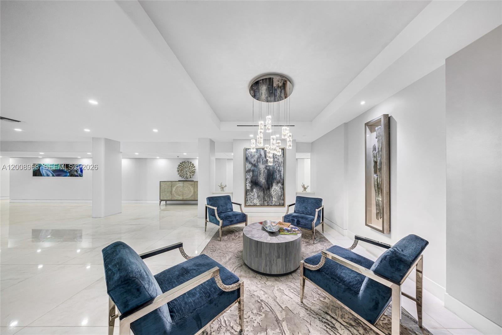 BARCLAY CONDO - Residential
