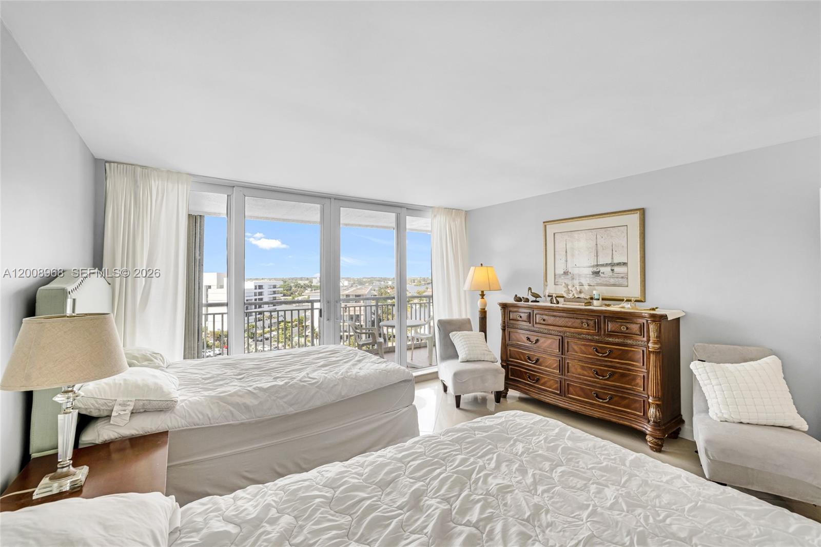 BARCLAY CONDO - Residential