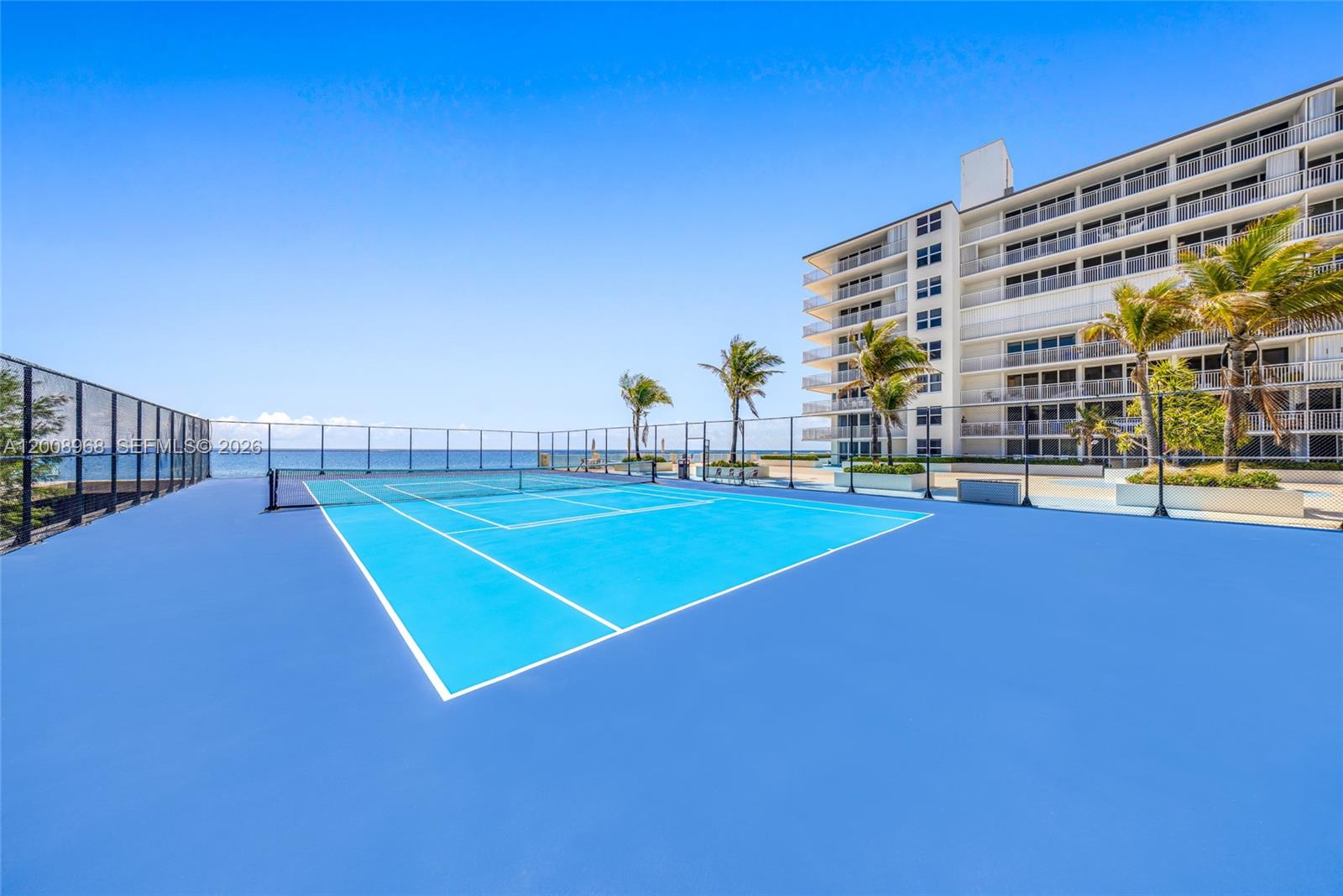 BARCLAY CONDO - Residential