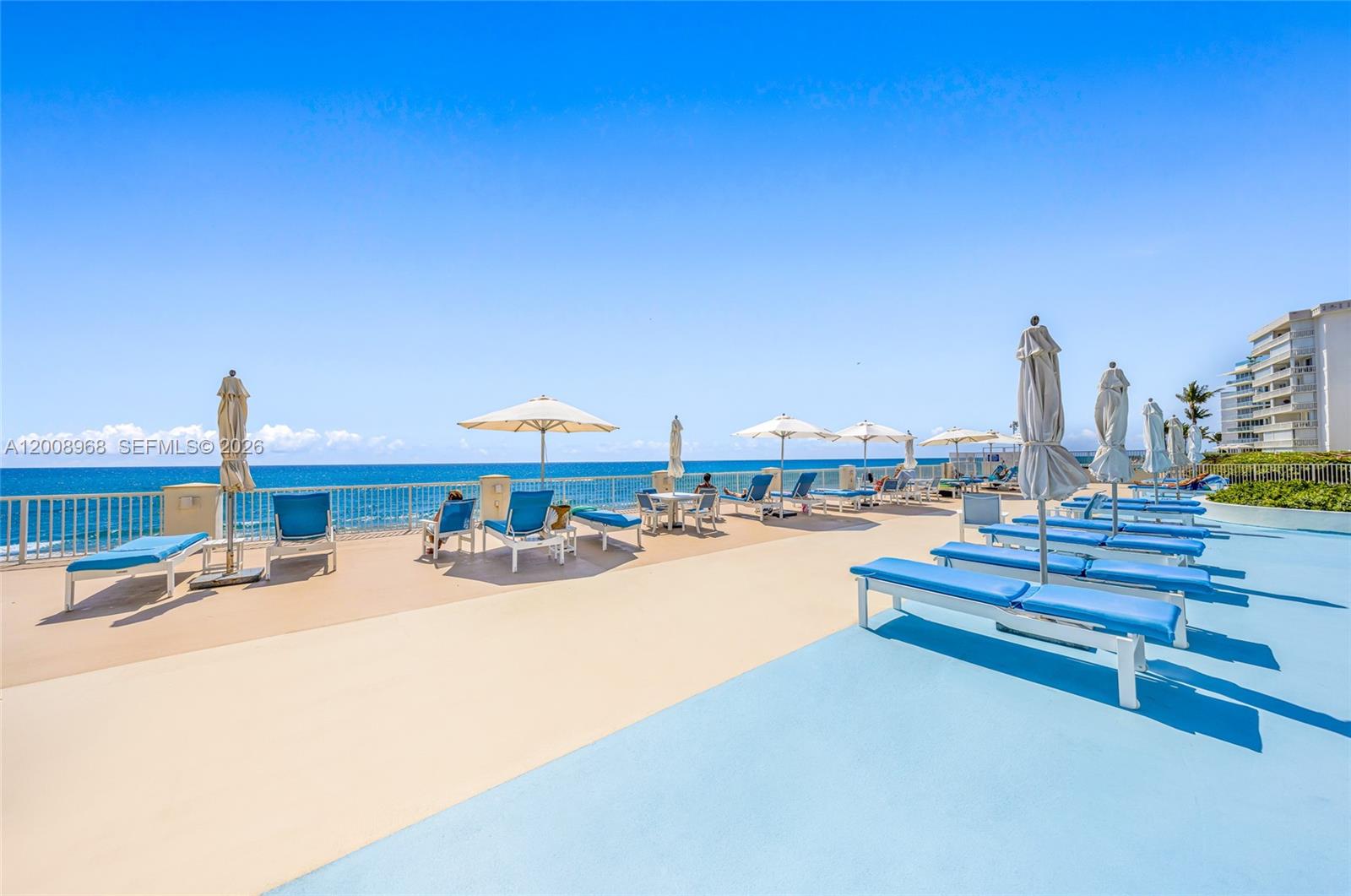 BARCLAY CONDO - Residential