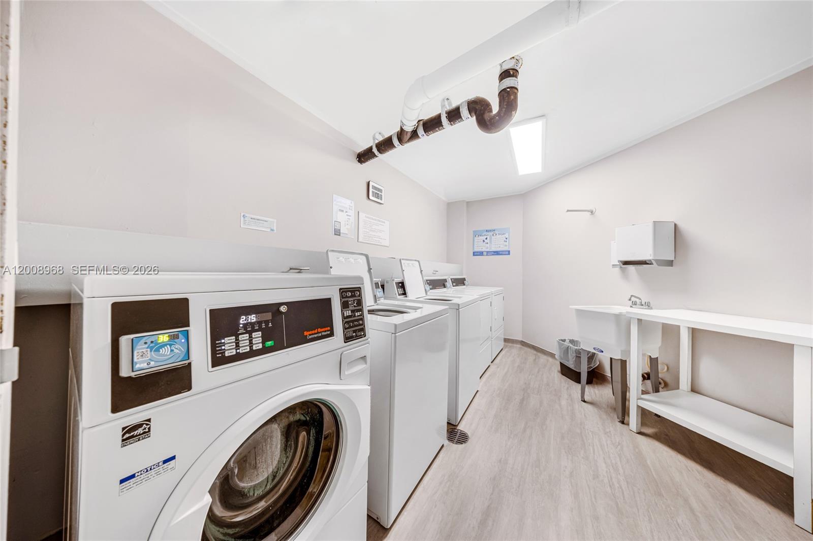 BARCLAY CONDO - Residential