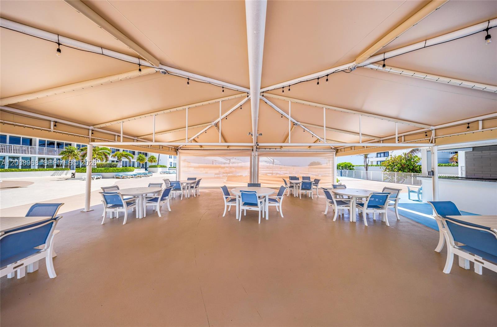 BARCLAY CONDO - Residential