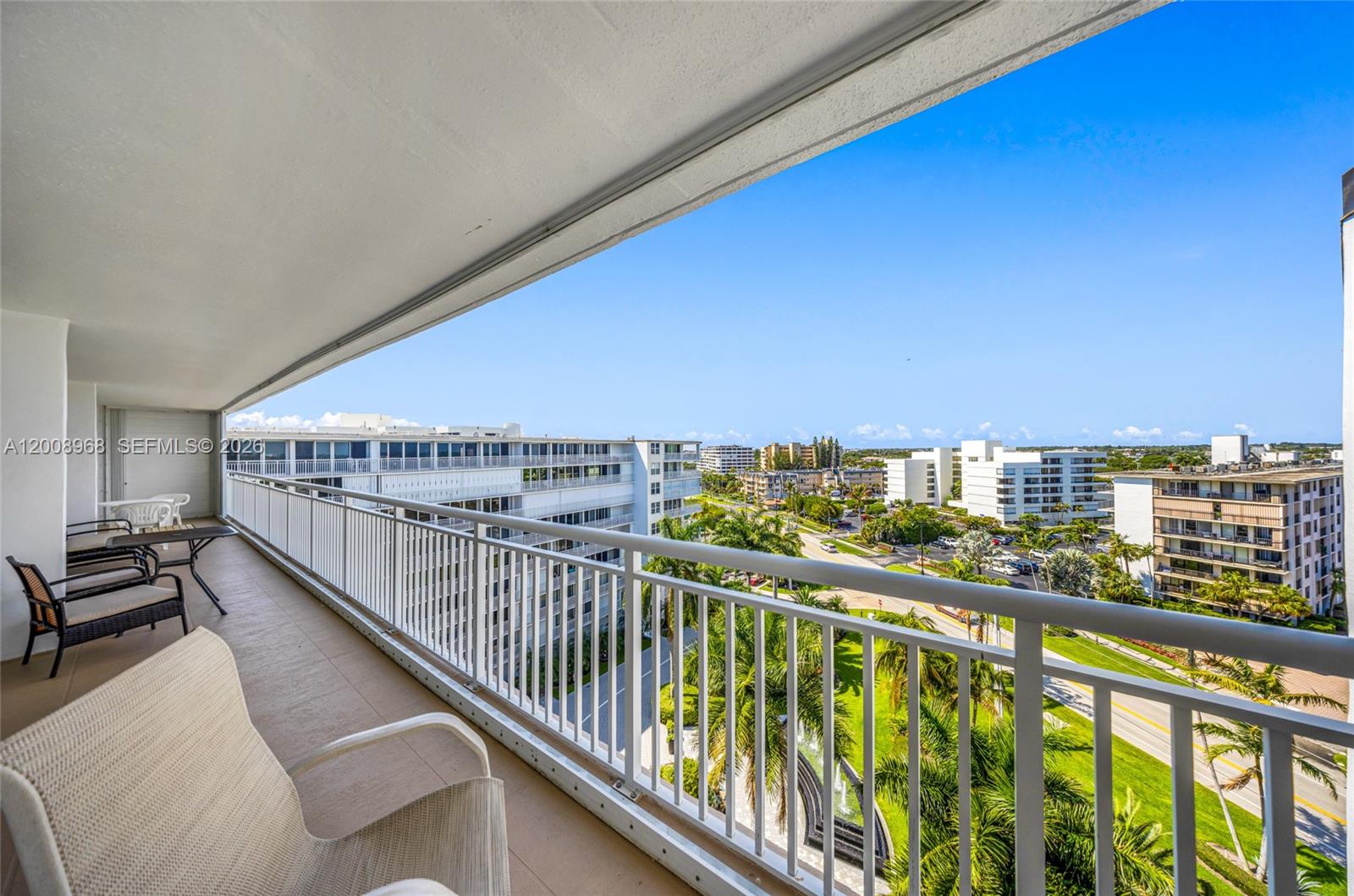 BARCLAY CONDO - Residential